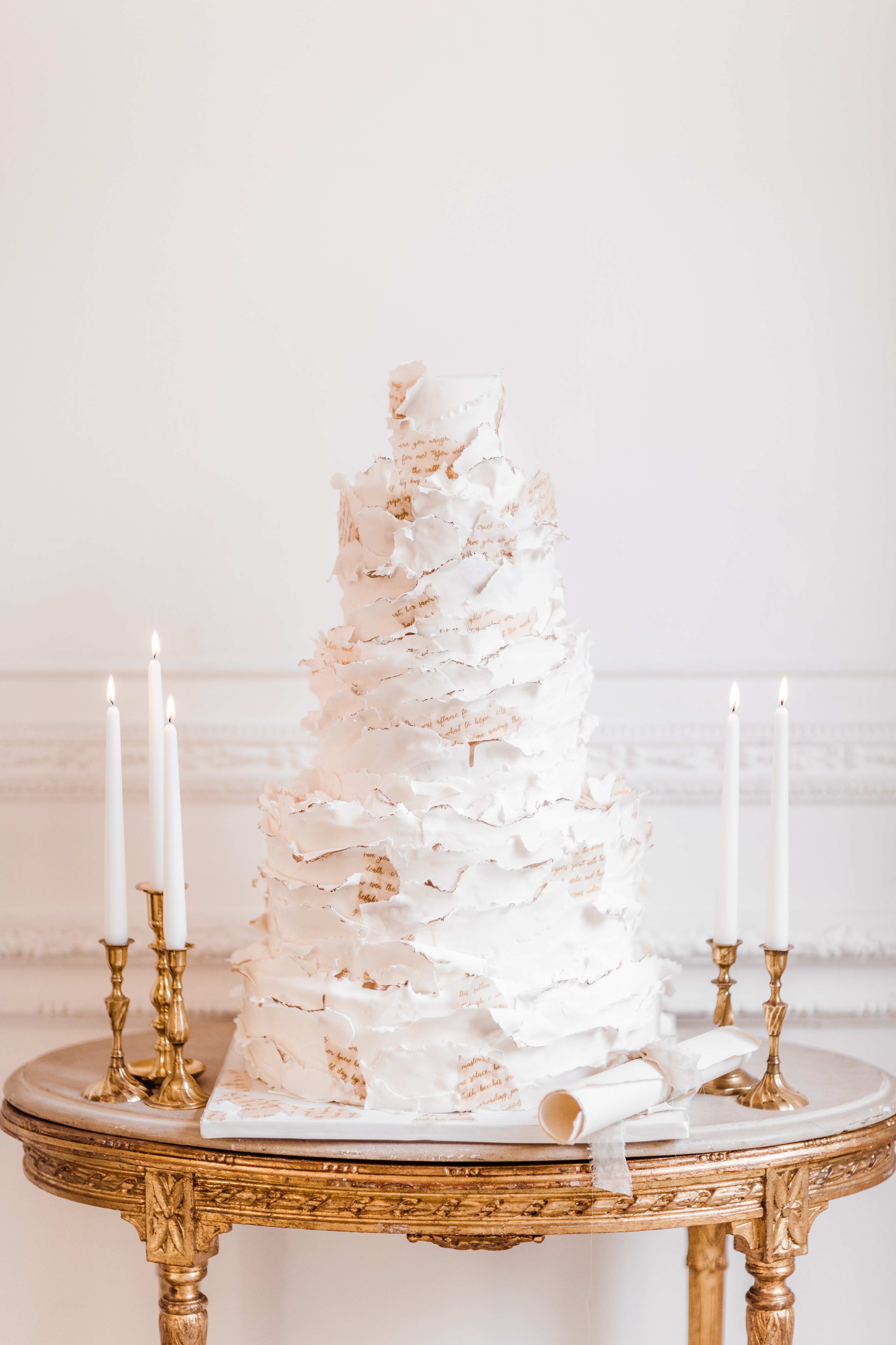 textured-weddingcake-2020-cake-trendsby-elizabethscakeemporium-1